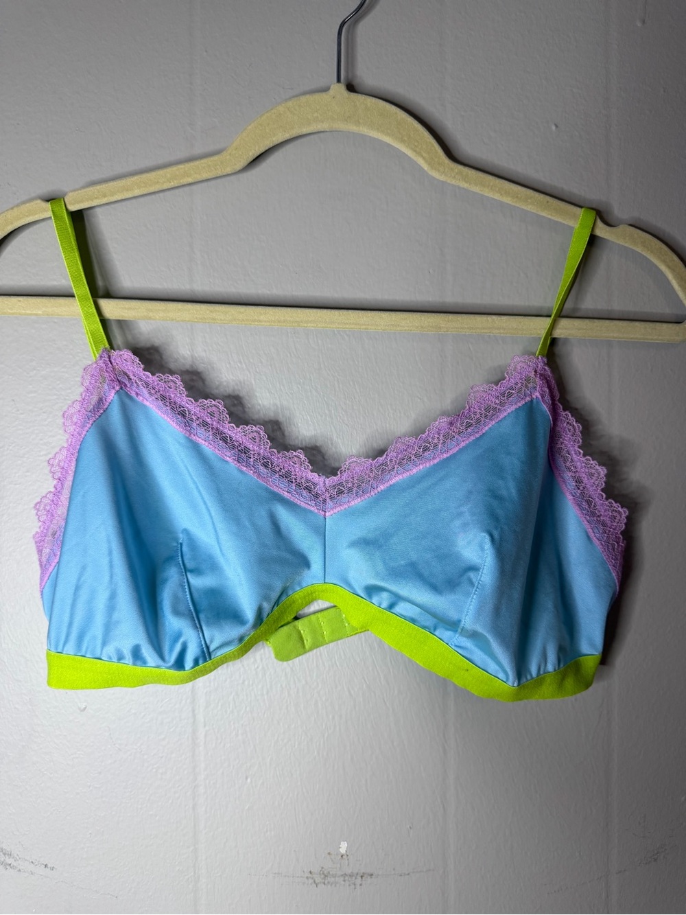 Dora Larsen Women's Light Blue & Lime Lace Trim Bralette SZ 12